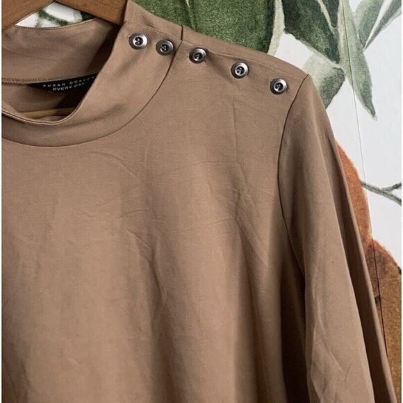 Susan Graver Everyday XLP Shoulder Button Long Sleeve Blouse Brown - Picture 4 of 6